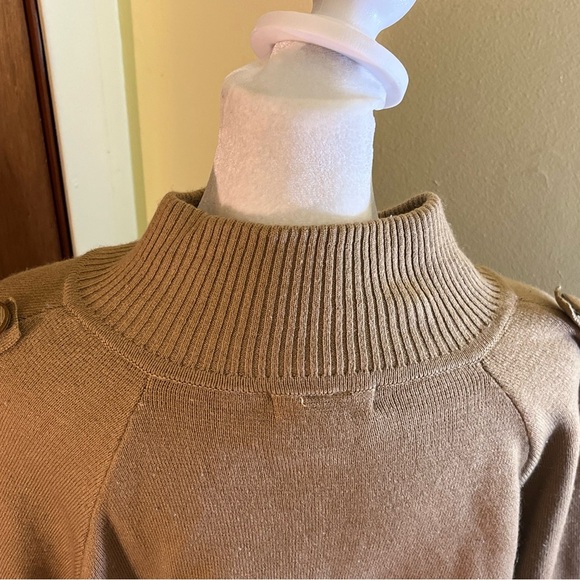 Big Buddha Women’s Camel Colored Sweater Style Pancho Size M/L - Picture 5 of 12